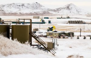 Pumpjacks and other infrastructure for producing oil dot fields outside of Watford City, North Dakota, U.S. on January 21, 2016. REUTERS/Andrew Cullen/File Photo