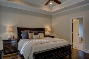 Source: Pixabay, shadowfirearts, CC0 Public Domain, https://pixabay.com/en/bedroom-real-estate-interior-design-1940168/